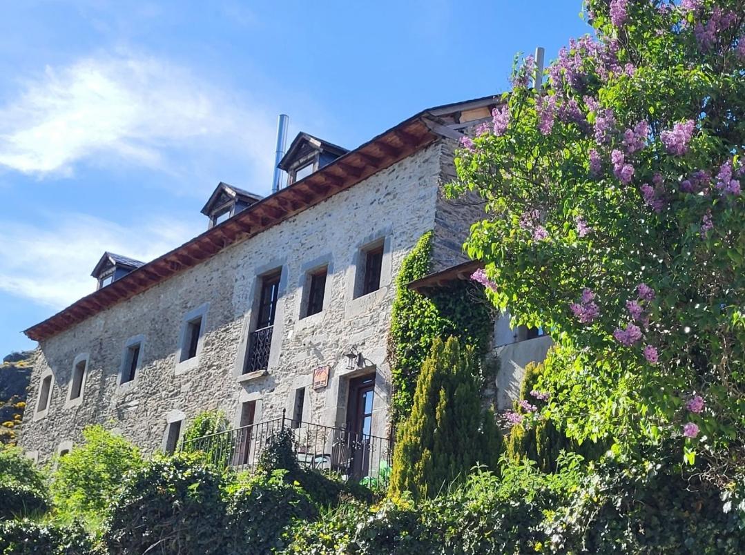 Hotel Rural La Carcel Murias de Paredes Bagian luar foto